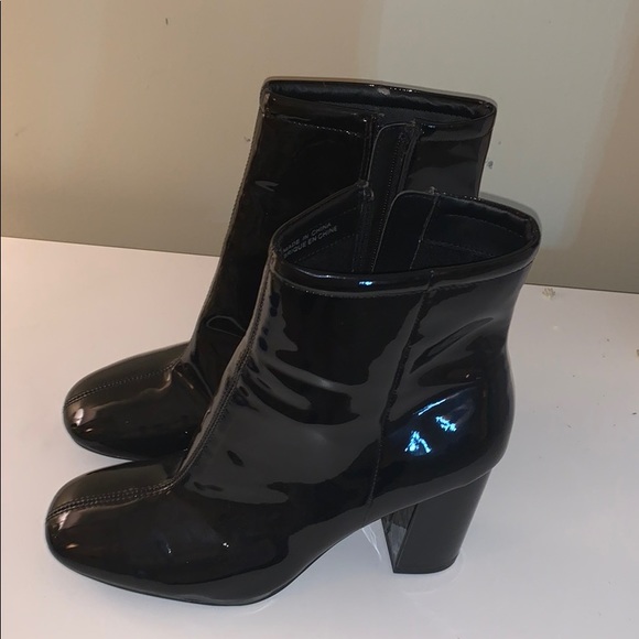 Latex booties! - Picture 2 of 4